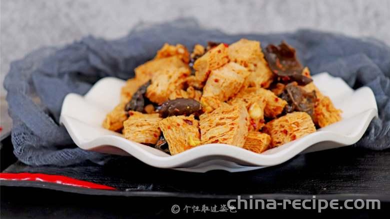 The method of making cold mixed frozen tofu