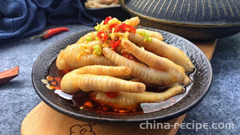 Method for making cold and spicy chicken feet