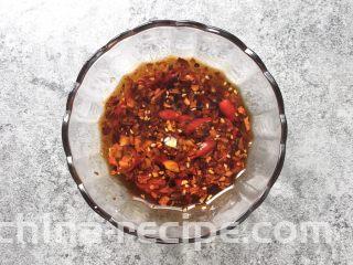 凉拌香辣杏鲍菇,搅拌均匀，调料汁就完成了啦