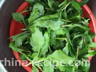 凉拌马兰香干,马兰清洗干净后，捞出沥干水份