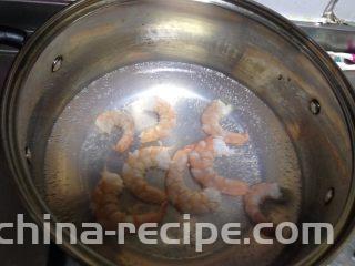 酸辣木瓜,入开水锅焯熟