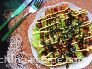 包菜煎饼,大家也可以把包菜换成其他喜欢吃的蔬菜制作成煎饼
