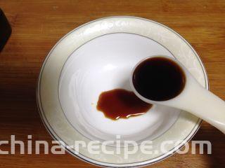 年味——凉拌菜圆葱拌肚丝,
小碗加入生抽