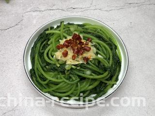 蒜泥茼蒿,干辣椒圈