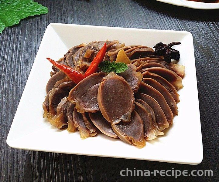 The recipe for spicy duck maw