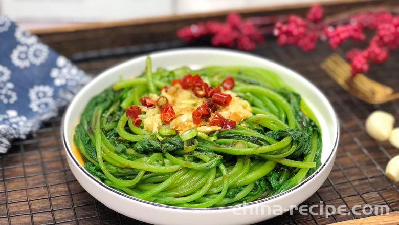 The method of making garlic paste and chrysanthemum
