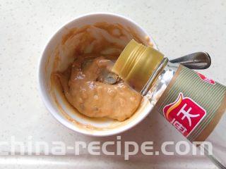 碧绿脆爽冰草沙拉,倒入一勺白醋