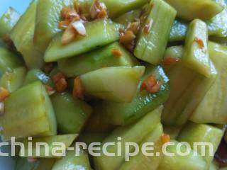 酸辣糖醋黄瓜条,我拌两种，一个辣椒。一个没有辣椒