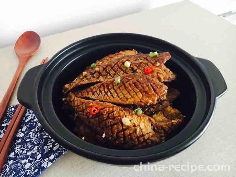The method of making flower knife mouth fish