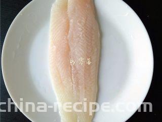 柠香鱼柳,鱼柳洗净，拭干水分；