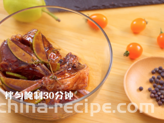意式香煎羊排,然后腌制半小时