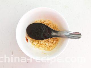春节餐桌必备  芥末猪肚丝,加入1勺蚝油