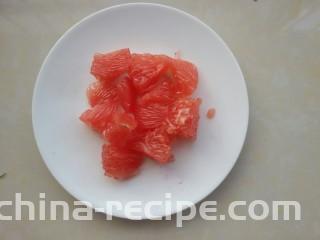鲜虾牛油果黎麦沙拉,西柚去皮，掰小块