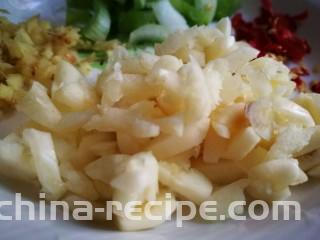 牡蛎菠菜,大蒜切成蒜末