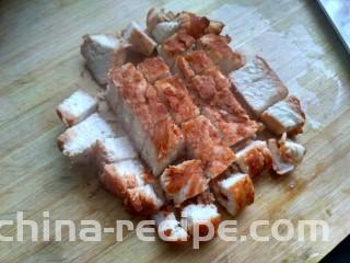 牛油果鸡肉沙拉,切成小块