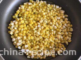 玉米烙,继续煎制3-4分钟