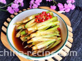 凉拌香菜根,这道凉拌香菜根非常独特，营养丰富，非常好吃的小菜~