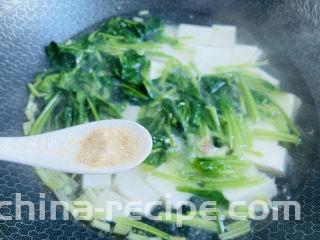菠菜豆腐汤,白胡椒粉