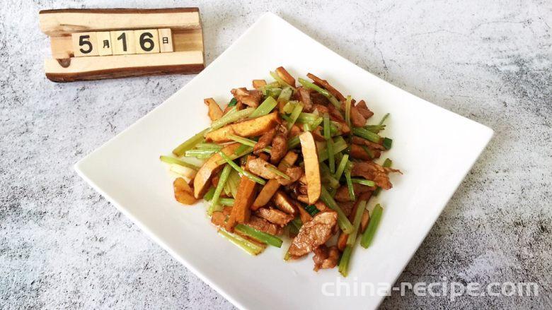 How to stir fry shredded meat with dried tofu