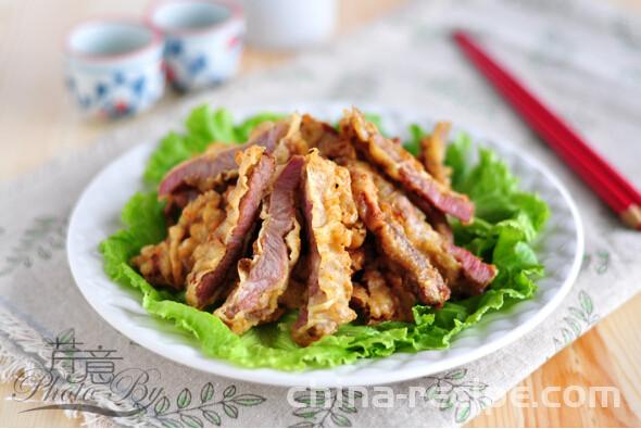 The method of frying crispy pork with five spices