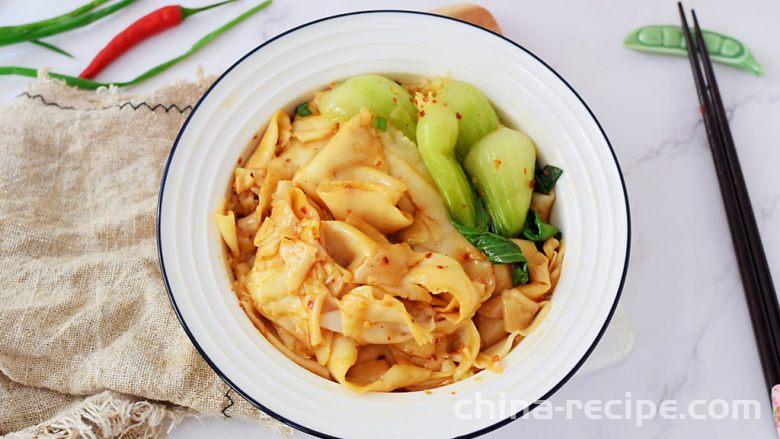 The method of making dumpling wrappers and oil splashed noodles