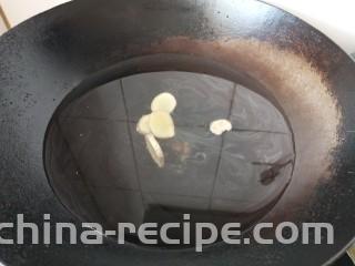 红烧鸡腿焖腐竹,清水锅加姜