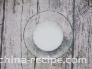豆腐丝鸡蛋汤,准备一碗水淀粉待用