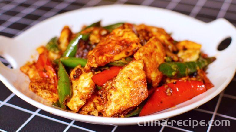 The method of stir frying egg with chili pepper
