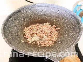蒜蓉小白菜,煸炒2分钟