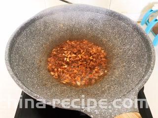 蒜蓉小白菜,翻炒均匀