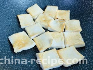 干锅千叶豆腐,煎至两面金黄