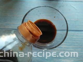 葱烧炸鸡块,酱汁:生抽