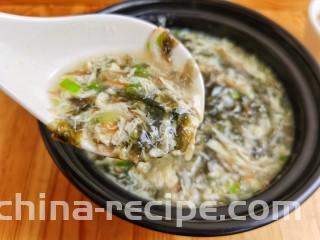紫菜虾皮汤,喜欢的试试吧。