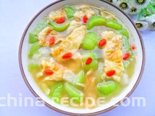 丝瓜蛋汤,盛出即可。