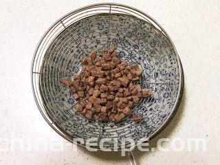 健脾养胃粥,猪肝焯好了，沥干水份