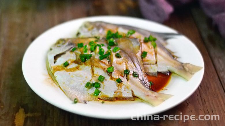 The method of steaming white pomfret