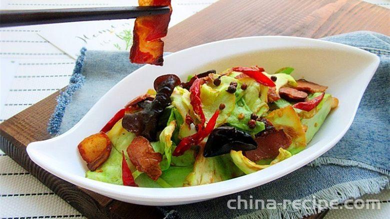 Recipe for bacon, garlic, and cabbage