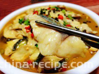 酸菜鱼片汤,鱼片肉质细腻鲜嫩入口即化唇齿留香回味无穷