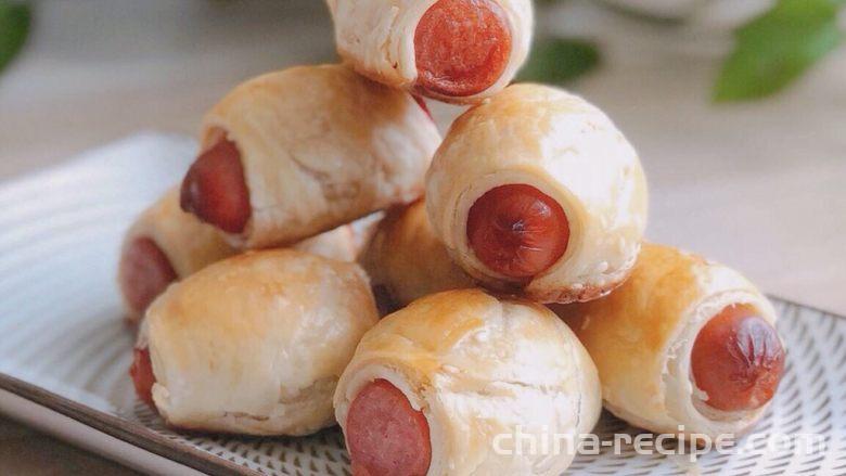 The method of making sausage pancake rolls