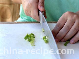 西红柿香菇汤,香菜切碎
