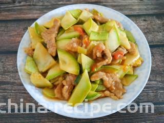 西红柿西葫芦炒肉片,成品图