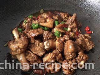 香辣啤酒鸭,超级有食欲，很辣，鸭肉入味特别好次，如果不能吃辣可以不放，容易上火的亲们少放辣椒