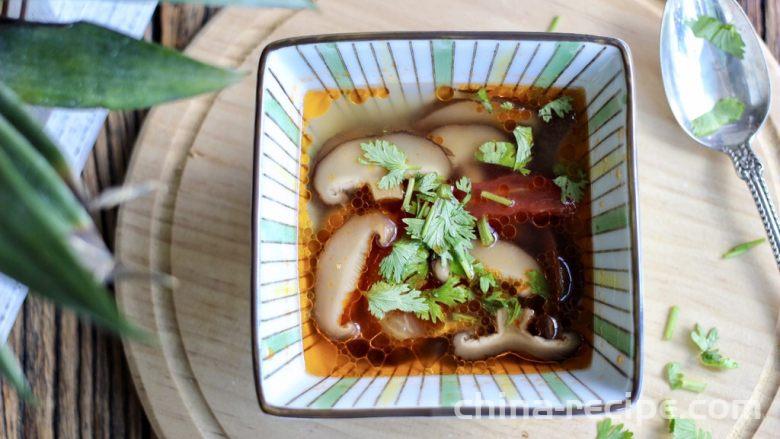 The recipe for tomato and mushroom soup