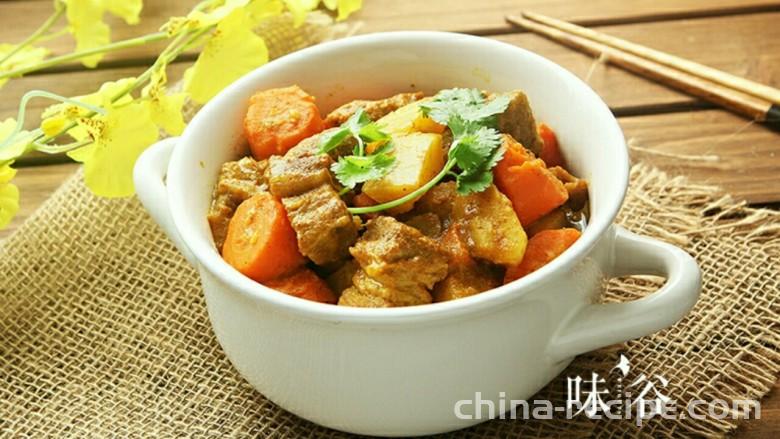 Method for making curry beef brisket with rice cooker