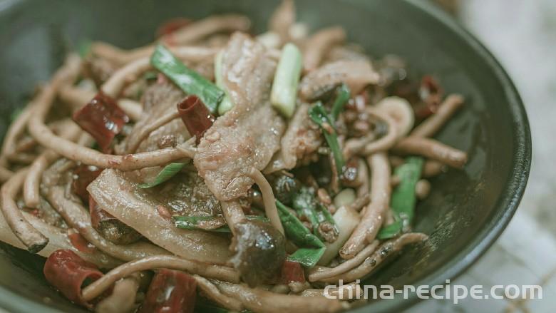 The method of making dried tea tree mushrooms