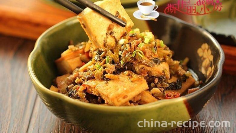 The method of cooking tofu with chopped snow vegetables and minced meat The method of cooking tofu with chopped snow vegetables and minced meat