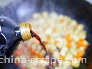 米饭杀手肉末炒杏鲍菇,加2勺生抽。