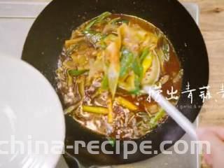 川式水煮牛肉,捞出