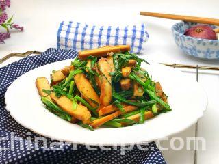 家常小炒韭菜香干,非常家常的一道家常小炒。