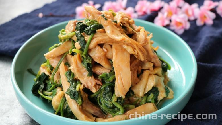 Method for making cold chicken and spinach salad Method for making cold chicken and spinach salad
